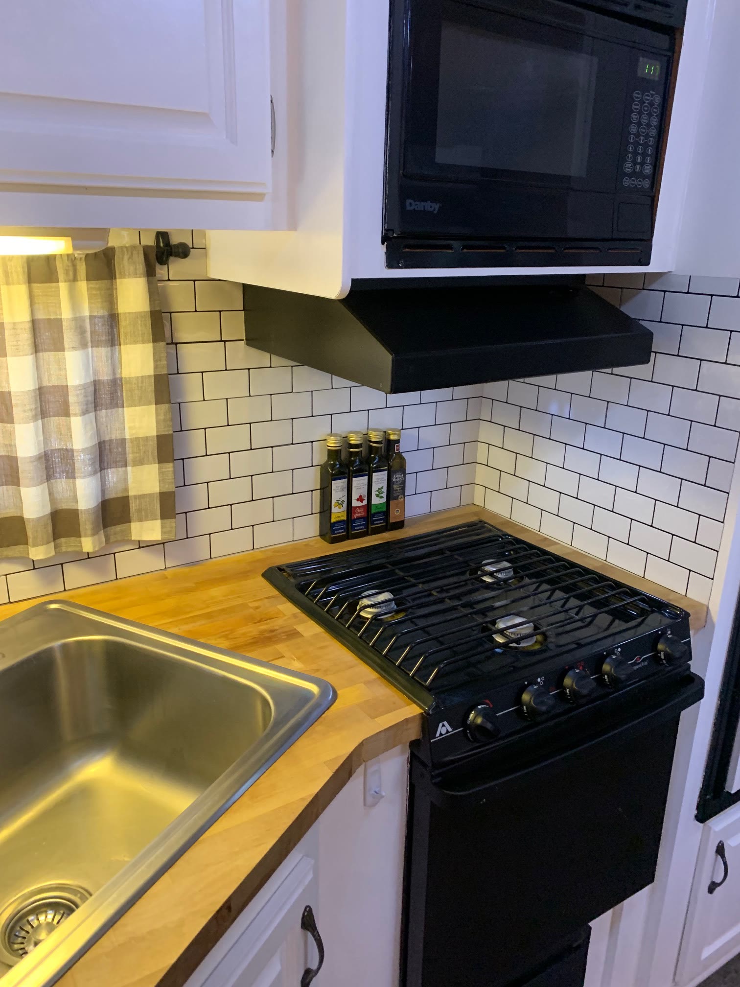 Kitchen stove and counters